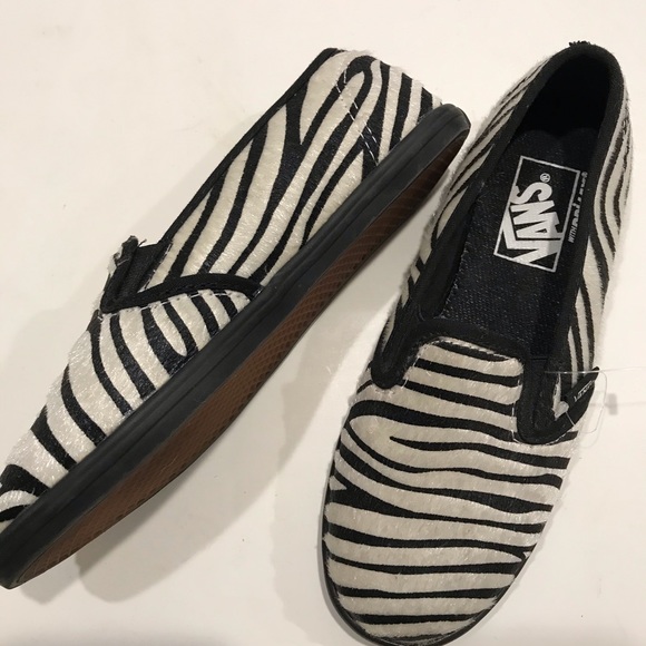 vans slip on zebra